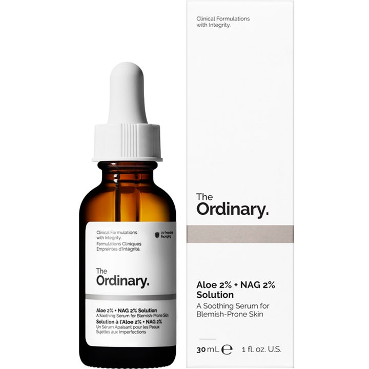 The Ordinary Aloe 2% + NAG 2% Solution 30 ml beroligende serum mod urenheder i brun glasflaske og hvid æske