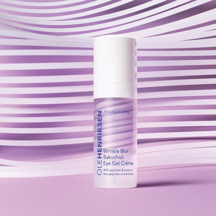 Ole Henriksen Wrinkle Blur Bakuchiol Eye Gel Creme 18 ml udglattende øjencreme med lilla hvirvlet tekstur