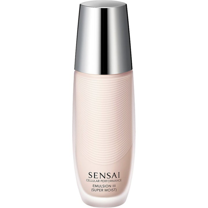 Sensai Deep Hydration 225 ml fugtgivende emulsion i elegant lyserød flaske med sølvlåg og rillet tekstur.