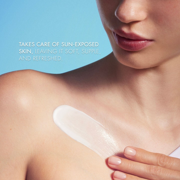 Biotherm Waterlover Sun Milky Spray SPF50 200 ml solcreme påføres huden og efterlader den blød og frisk.