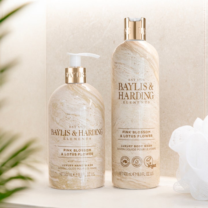 Baylis & Harding Elements Hand Wash 500 ml luksuriøs håndsæbe og body wash i beige marmorerede flasker.