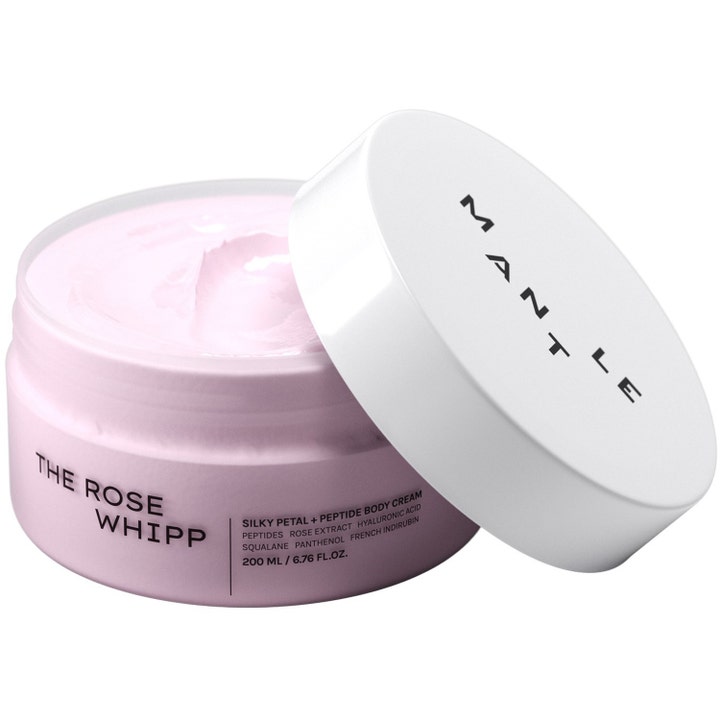 MANTLE The Rose Whipp 200 ml fugtgivende body cream med peptider og en lyserød pisket tekstur i en krukke.
