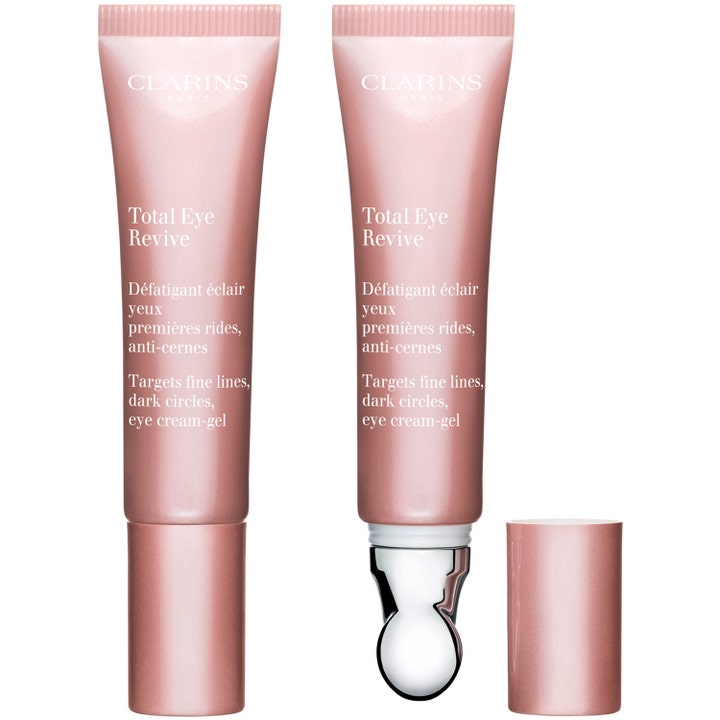 Clarins Total Eye Revive 15 ml øjencreme mod mørke rande i lyserød tube med kølende metalapplikator