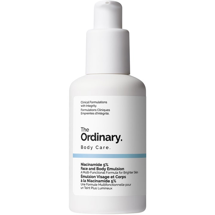 The Ordinary Niacinamide 5% Face and Body Emulsion hudpleje giver klarere hud i hvid flaske med hvid pumpe.