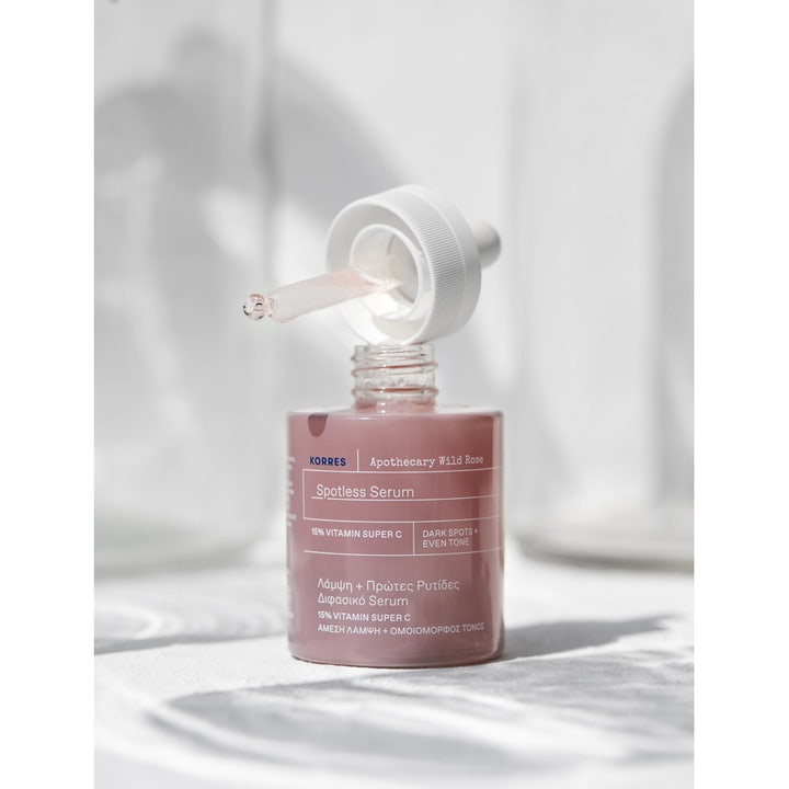 KORRES Apothecary Wild Rose Spotless Serum 30 ml mod pigmentpletter med pipette og lyserød tekstur