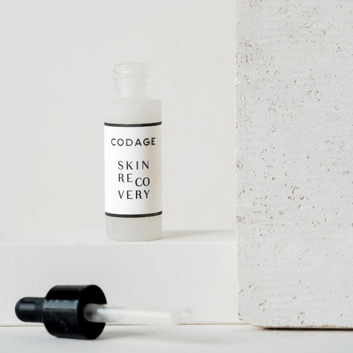 Codage Paris Skin Recovery Serum 10 ml reparerende ansigtsserum i en frostet glasflaske med løs pipette