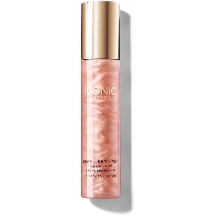 ICONIC London Prep-Set-Tan 75 ml selvbruner mist giver glød i klar flaske med guldlåg og skinnende roseguld væske.