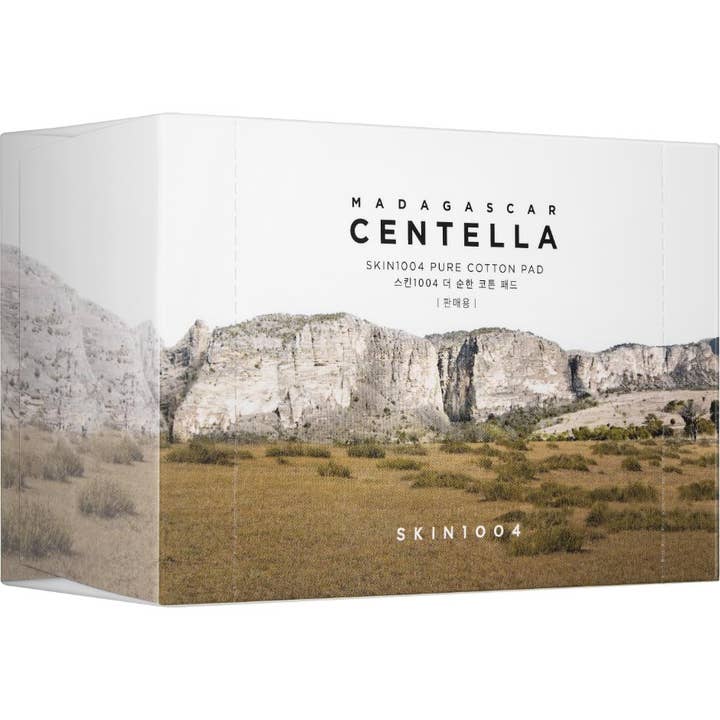SKIN1004 Madagascar Centella Pure Cotton Pad til skånsom rens i hvid papæske med naturmotiv af bjerge.