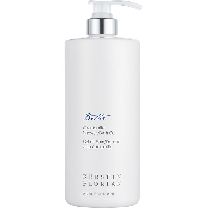 Kerstin Florian Chamomile Shower/Bath Gel 946 ml beroligende kropsvask i hvid flaske med hvid pumpe og sølvdetalje.