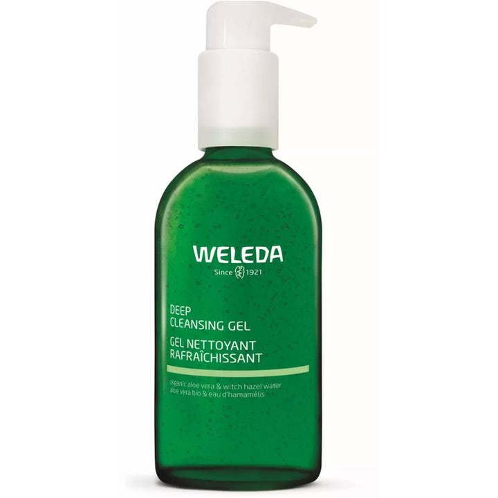 Weleda Deep Cleansing Gel dybderensende ansigtsrens i grøn gennemsigtig flaske med hvid pumpe og små bobler i gelen.