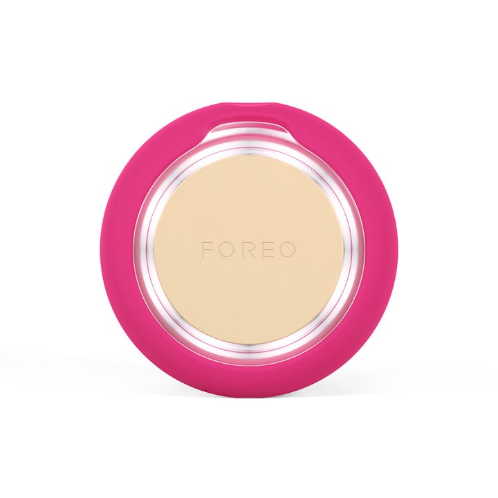 FOREO UFO™ 3 mini Fuchsia 1 stk fugtgivende beauty tech cirkulær enhed i pink silikone med guldplade