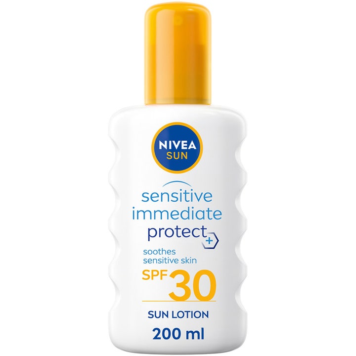 Nivea Sun Sensitive Immediate Protect 200 ml solcreme lindrer sensitiv hud i hvid flaske med gult låg og bølgede sider