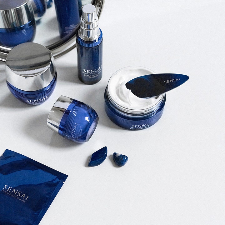 Sensai Cellular Performance Extra Intensive Cream 40 ml anti-aging dagcreme i blå krukker med sølvlåg