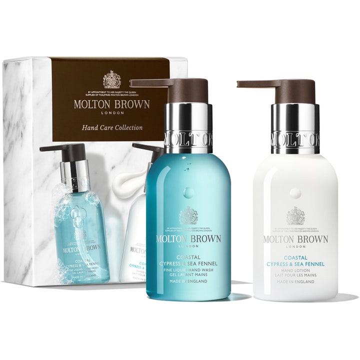 Molton Brown Coastal Cypress & Sea Fennel Hand Care Collection gavesæt med forfriskende håndsæbe og lotion i blå flasker