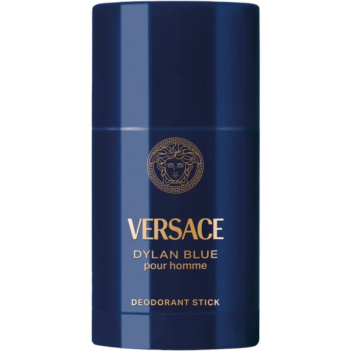 Versace Dylan Blue Pour Homme deodorant stick giver friskhed i en mørkeblå beholder med gyldent Medusa-logo.