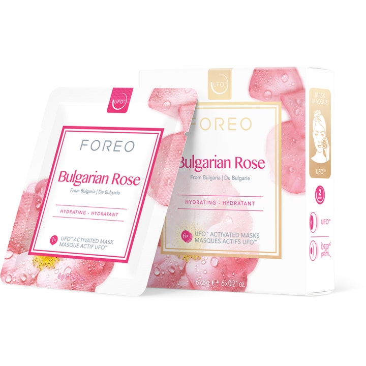 Foreo Bulgarian Rose 6 stk fugtgivende ansigtsmasker i hvid æske og brev med dugfriske lyserøde rosenblade