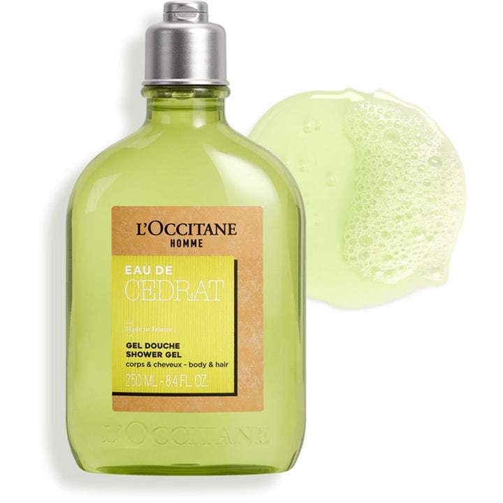 L'Occitane Cédrat Shower Gel 250 ml forfriskende kropspleje i grøn flaske med skummende geltekstur