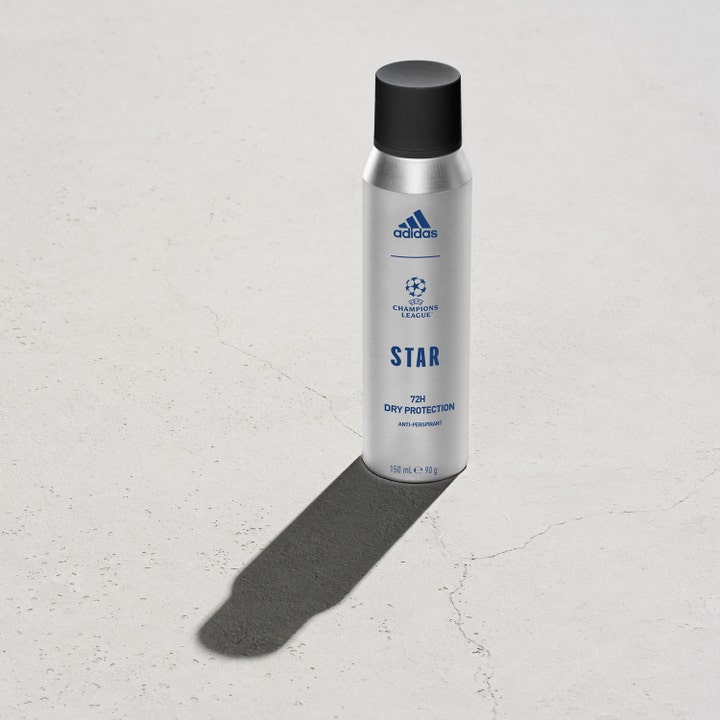Adidas Uefa Star 150 ml antiperspirant spray til mænd giver 72 timers beskyttelse i en sølvfarvet metalflaske