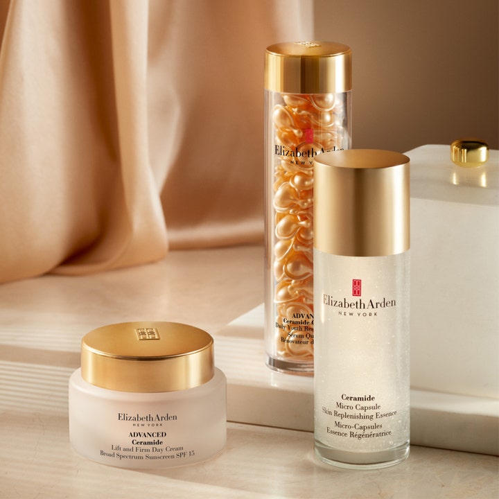 Elizabeth Arden Ceramide Micro Capsule Skin Replenishing Essence 90 ml fugtgivende essens i glasflaske med guldlåg
