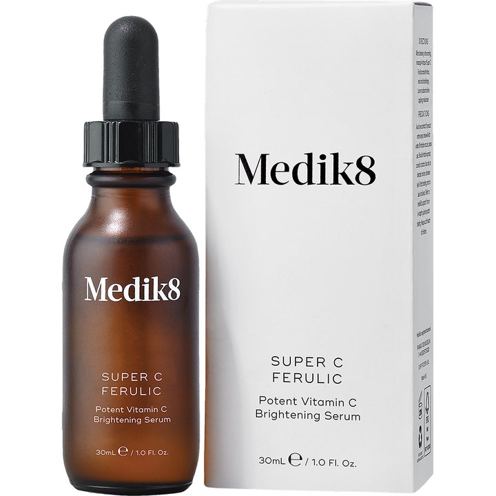 Medik8 Super C Ferulic 30 ml lysnende serum med C-vitamin i mørk glasflaske med pipette og hvid æske
