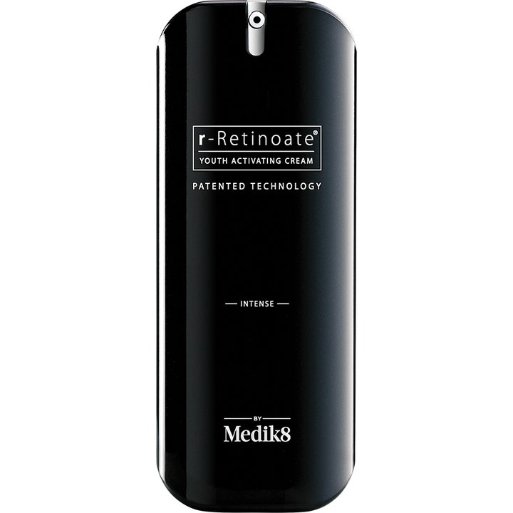 Medik8 r-Retinoate Intense 50 ml foryngende ansigtscreme i en elegant blank sort pumpeflaske med hvid tekst