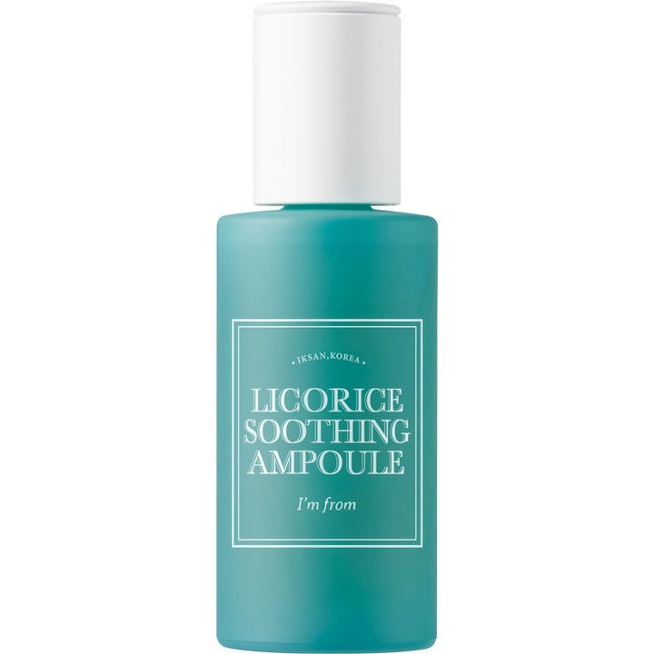 I'm from Licorice Soothing Ampoule beroligende ansigtsserum i en turkis frostet glasflaske med hvidt låg