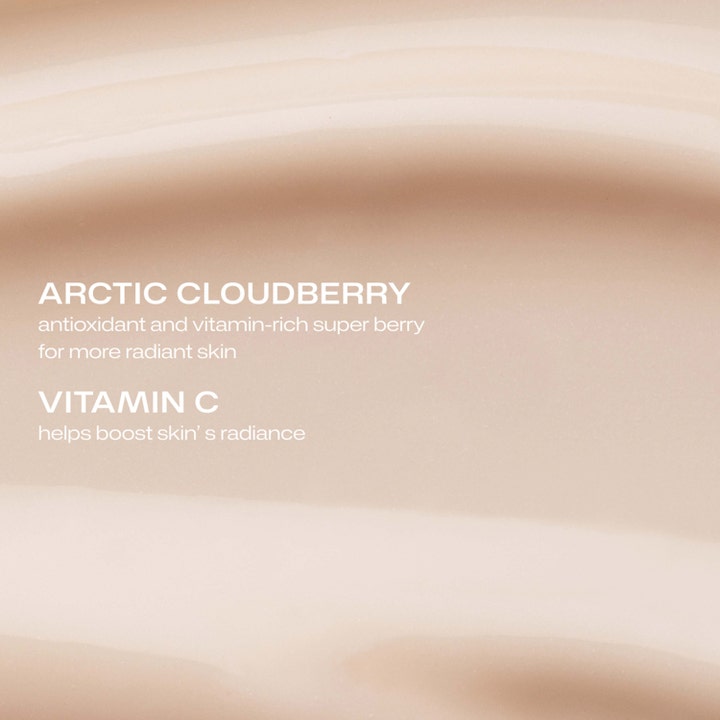 Lumene Nordic-C Glow Moisturizer 50 ml dagcreme med ferskenfarvet tekstur og tekst om Vitamin C og Arctic Cloudberry