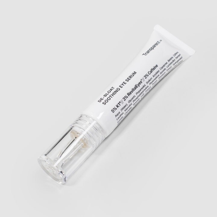 Transparent Lab De-Bloat Soothing Eye Serum 15 ml beroligende øjencreme i hvid tube med gennemsigtigt låg