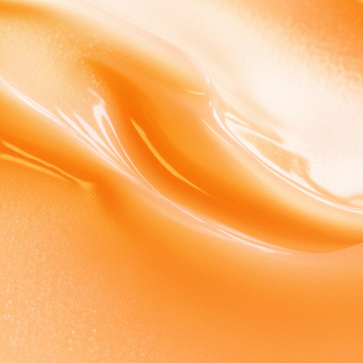 Biotherm Aquasource Vitamin Glow Gel 30 ml dagcreme giver glød med en blød og glansfuld ferskenfarvet tekstur