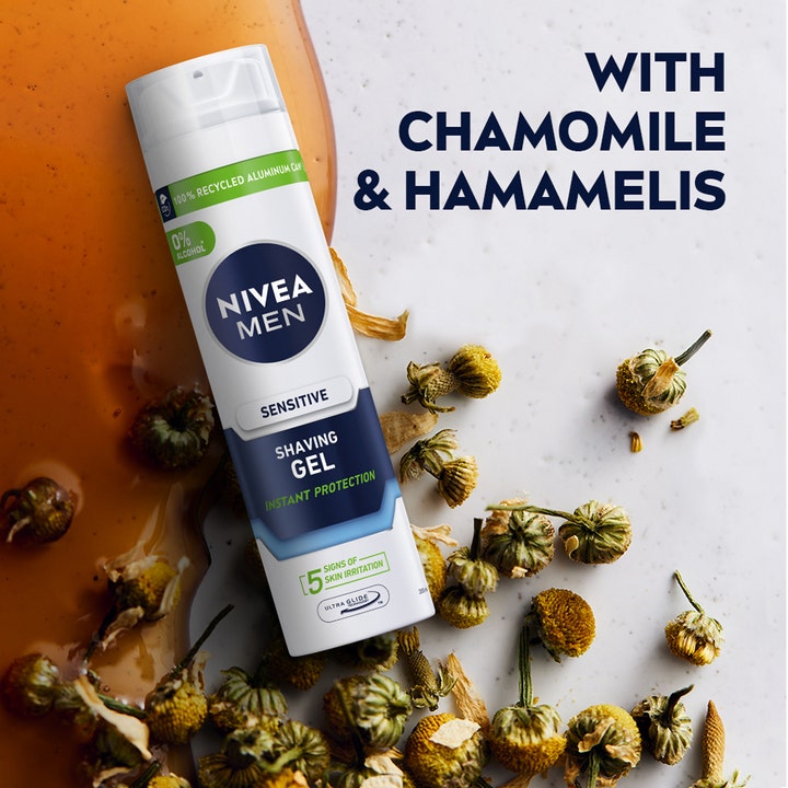 NIVEA Sensitive Shaving Gel 200 ml barbergel til sensitiv hud vist med kamilleblomster og hamamelis-ekstrakt