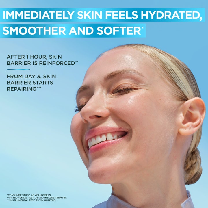 Garnier Hyaluron+ Barrier Repair Serum 30 ml giver fugtet hud vist på smilende kvinde