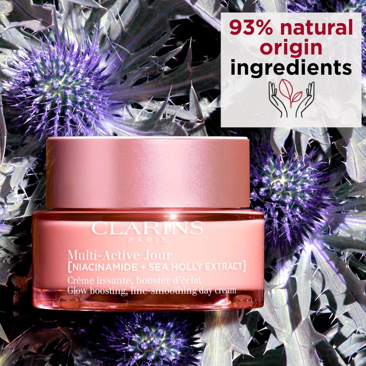 Clarins Multi-Active Jour 50 ml dagcreme i rosa glasburk mod lilla tidsler med 93% naturlige ingredienser.