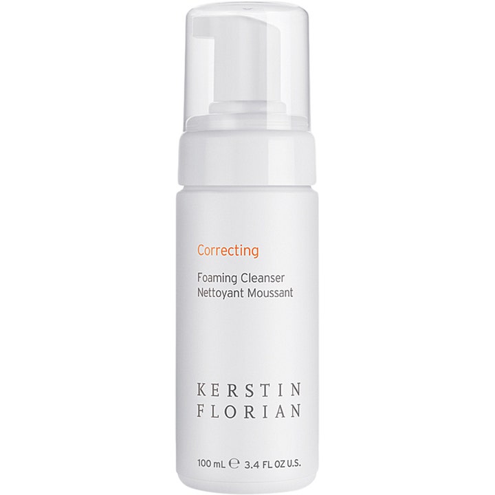 Kerstin Florian Correcting Foaming Cleanser 100 ml korrigerende ansigtsrens i hvid pumpeflaske med klart plastiklåg