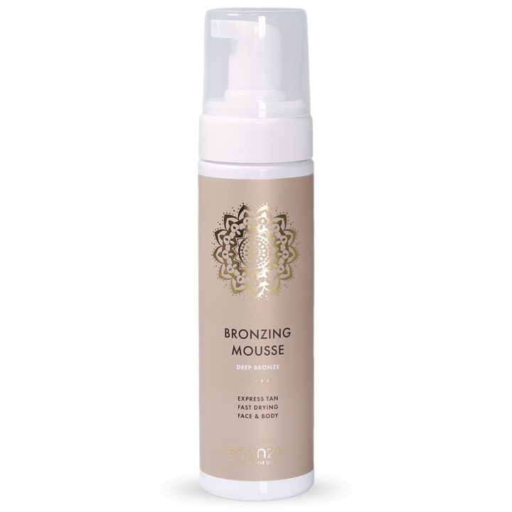 Bronza Bronzing Mousse Deep Bronze 200 ml selvbruner i hvid plastflaske med guldlogo og pumpehoved