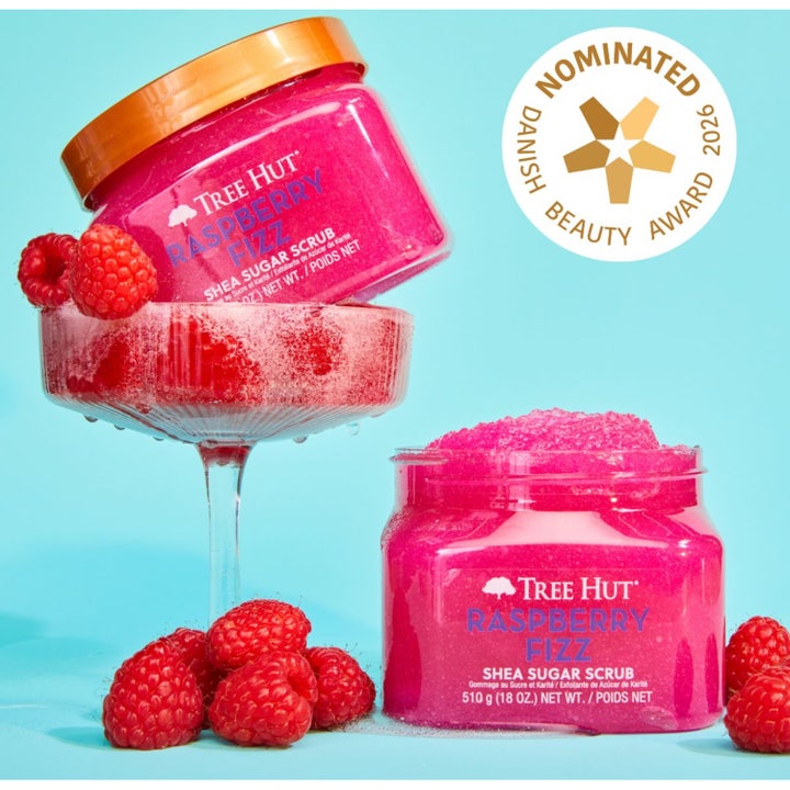 Tree Hut Raspberry Fizz 510 g body scrub med lyserød tekstur og friske hindbær nomineret til Danish Beauty Award