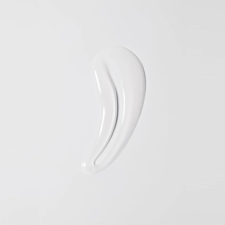 Jorgobé Multi-Peptide Filler Serum 50 ml udglattende serum vist som en cremet hvid teksturprøve.