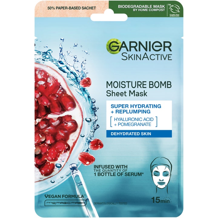Garnier SkinActive Moisture Bomb Sheet Mask fugtgivende ansigtsmaske med granatæble i lyseblå papiremballage
