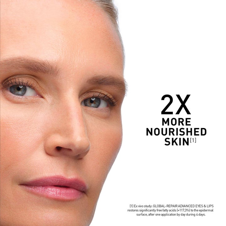 Filorga Global-Repair Advanced Eyes & Lips 15 ml øjencreme giver næring vist på kvinde med 2X MORE NOURISHED SKIN.