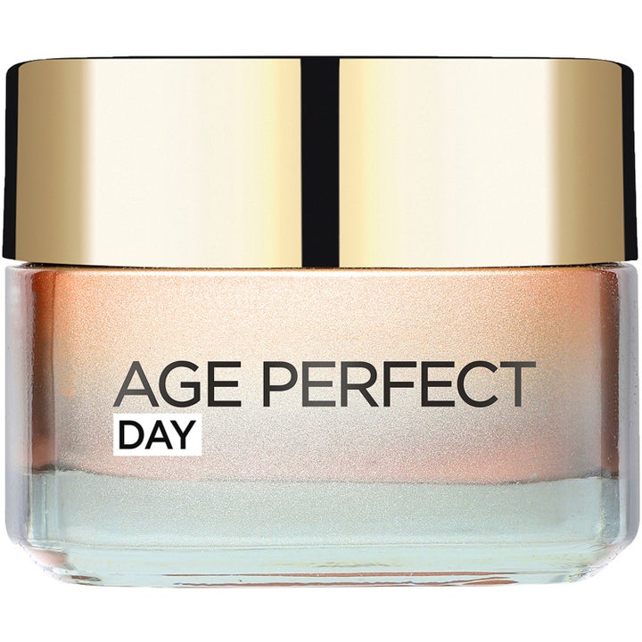 L'Oréal Paris Age Perfect Day 50ml dagcreme i glaskrukke med guldlåg der viser den ferskenfarvede creme