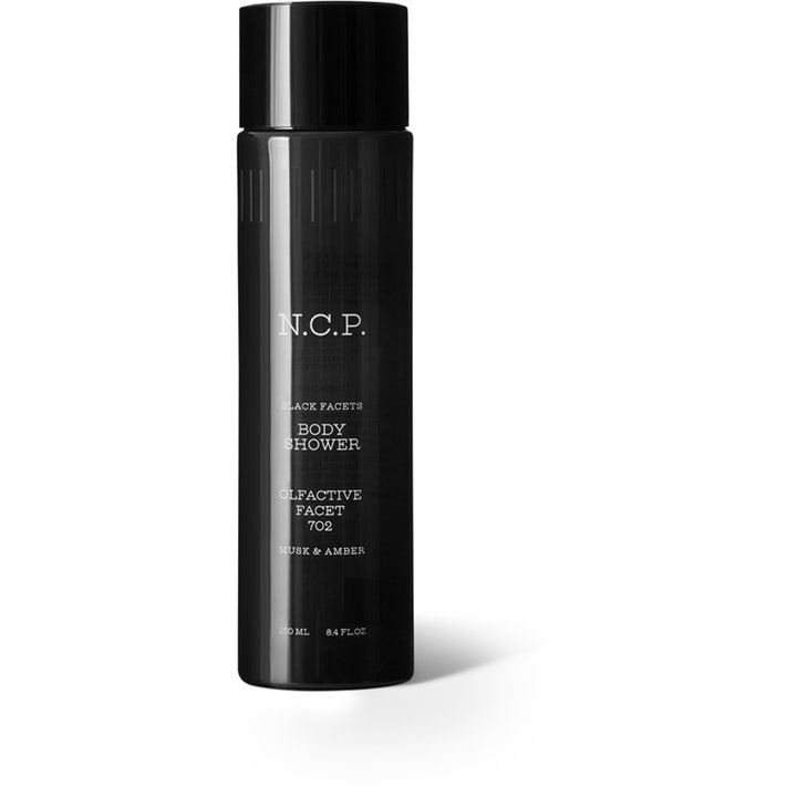 N.C.P. Olfactive Facet 702 Musk & Amber Body Shower 250 ml velduftende kropsvask i en slank sort flaske med hvid tekst