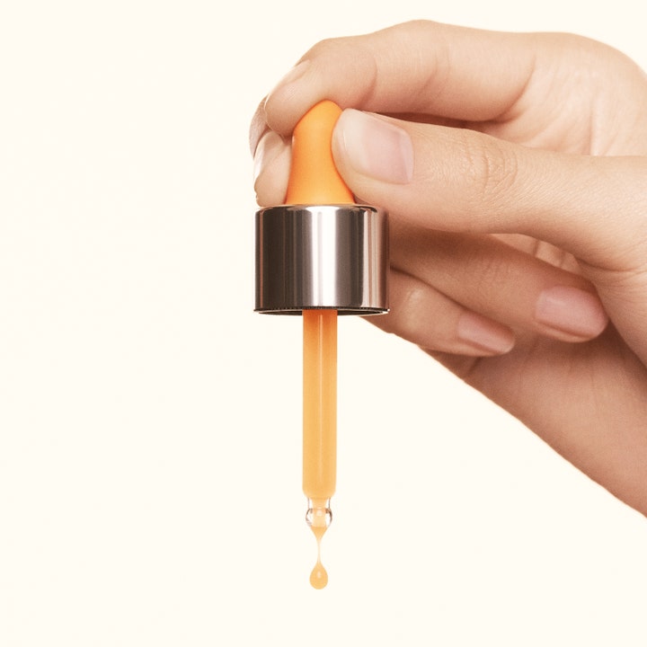 Elizabeth Arden Prevage Progressive Renewal Treatment 4x10ml ansigtsserum i pipette med en orange dråbe der giver glød
