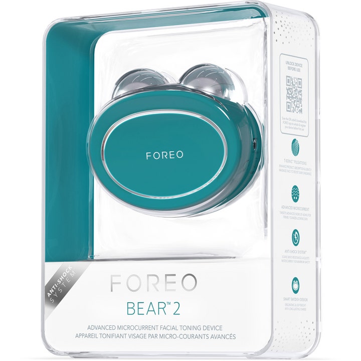 FOREO BEAR 2 Evergreen 1 stk microcurrent facial toning device i klar æske der giver et effektivt ansigtsløft