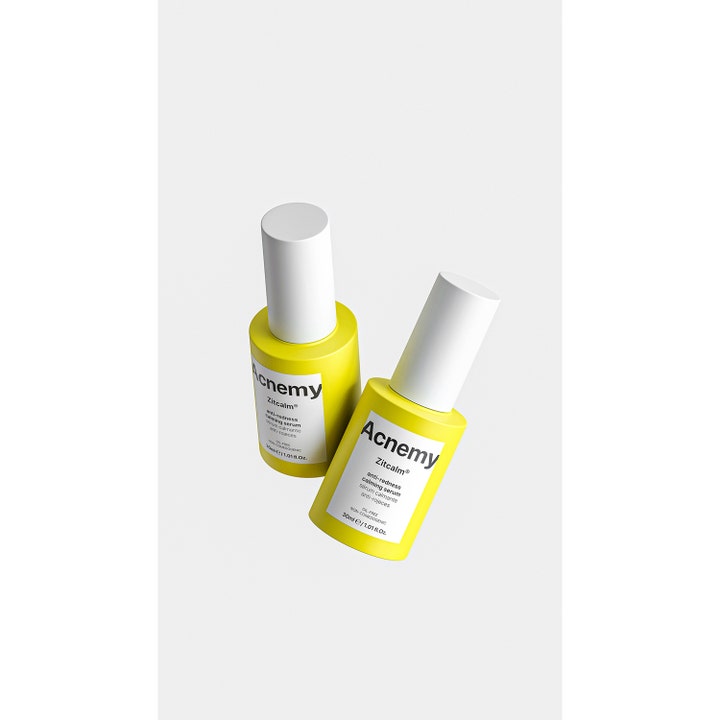 Niche Beauty Lab Acnemy Zitcalm Serum 30 ml beroligende ansigtsserum i to gule flasker med hvide låg