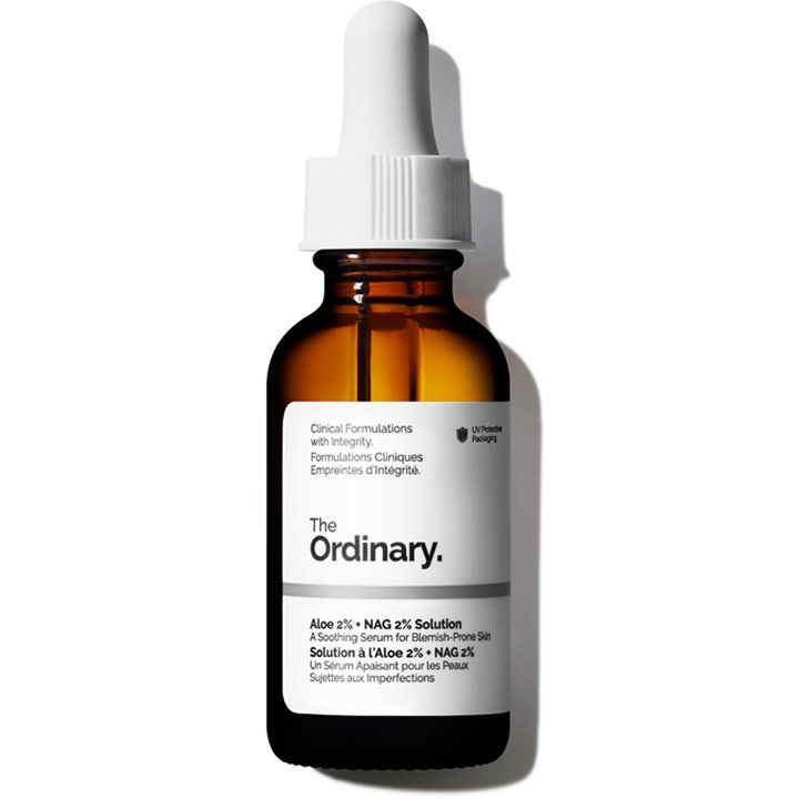 The Ordinary Aloe 2% + NAG 2% Solution 30ml beroligende serum mod urenheder i ravfarvet glasflaske med hvid pipette