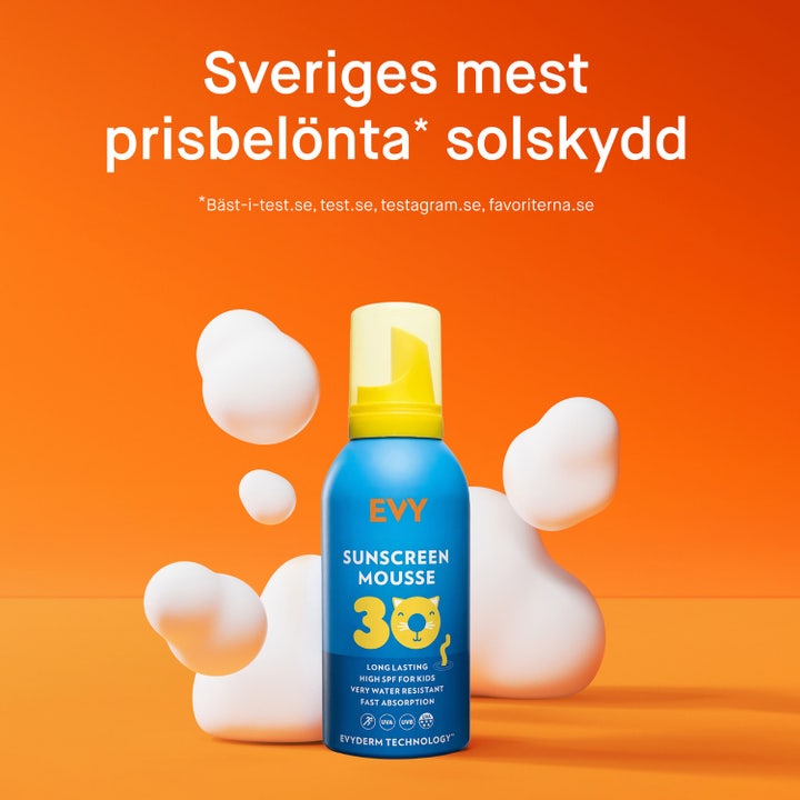 EVY Technology Sunscreen Mousse For Kids 150 ml SPF30 solcreme til børn i blå flaske med hvide skumskyer.