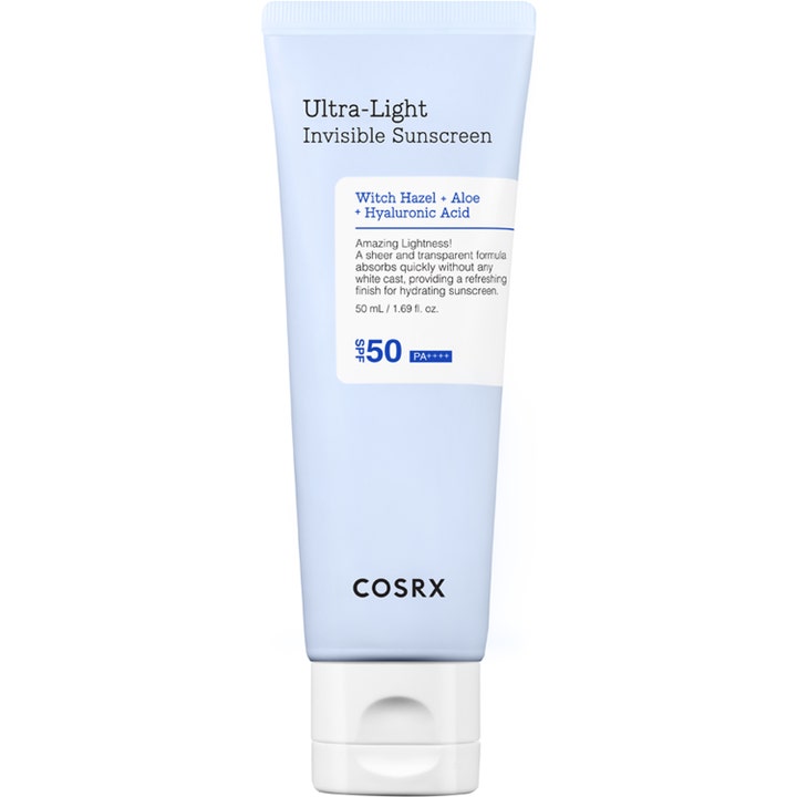 COSRX Ultra-Light Invisible Sunscreen 50 ml fugtgivende solcreme med SPF 50 i lyseblå tube med hvidt låg.