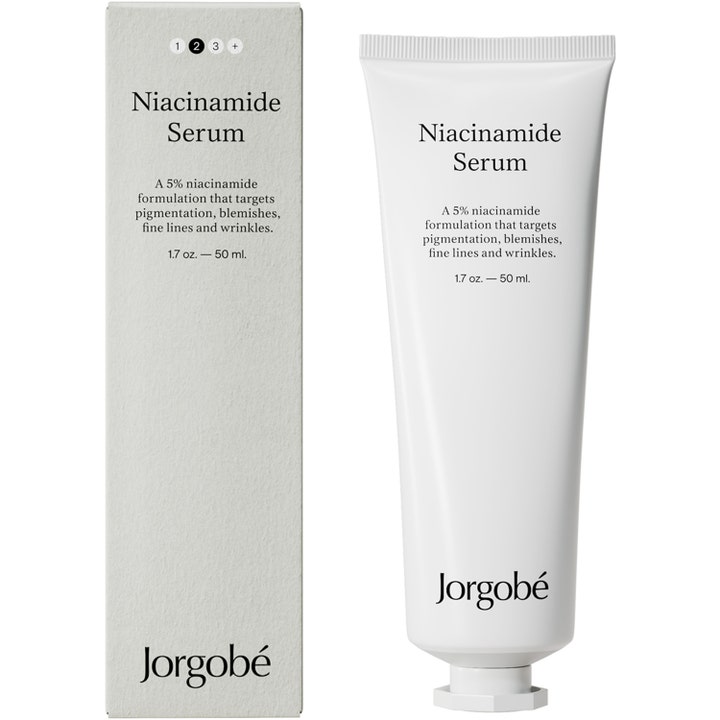 Jorgobé Niacinamide Serum 50 ml mod pigmentering og urenheder i hvid tube og grå yderemballage