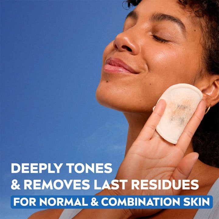 NIVEA Refreshing Toner 200 ml opfriskende ansigtsvand i blå flaske med hvidt låg og friske vandstænk.