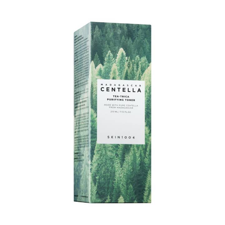 SKIN1004 Madagascar Centella Tea-Trica Purifying Toner 210 ml rensende toner i grøn æske med skovprint