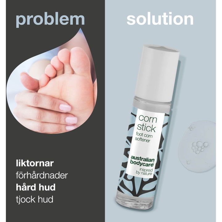 Australian Bodycare Corn Stick 9 ml til ligtorne og hård hud vist som løsning ved siden af en fod.